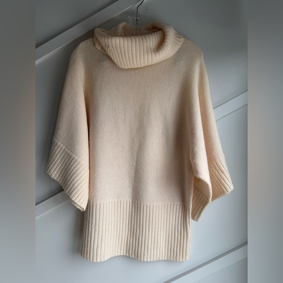 BANANA REPUBLIC Wool Blend Ivory Cream Dolman Cowl Turtle Neck Wool Blend size S - Picture 1 of 8